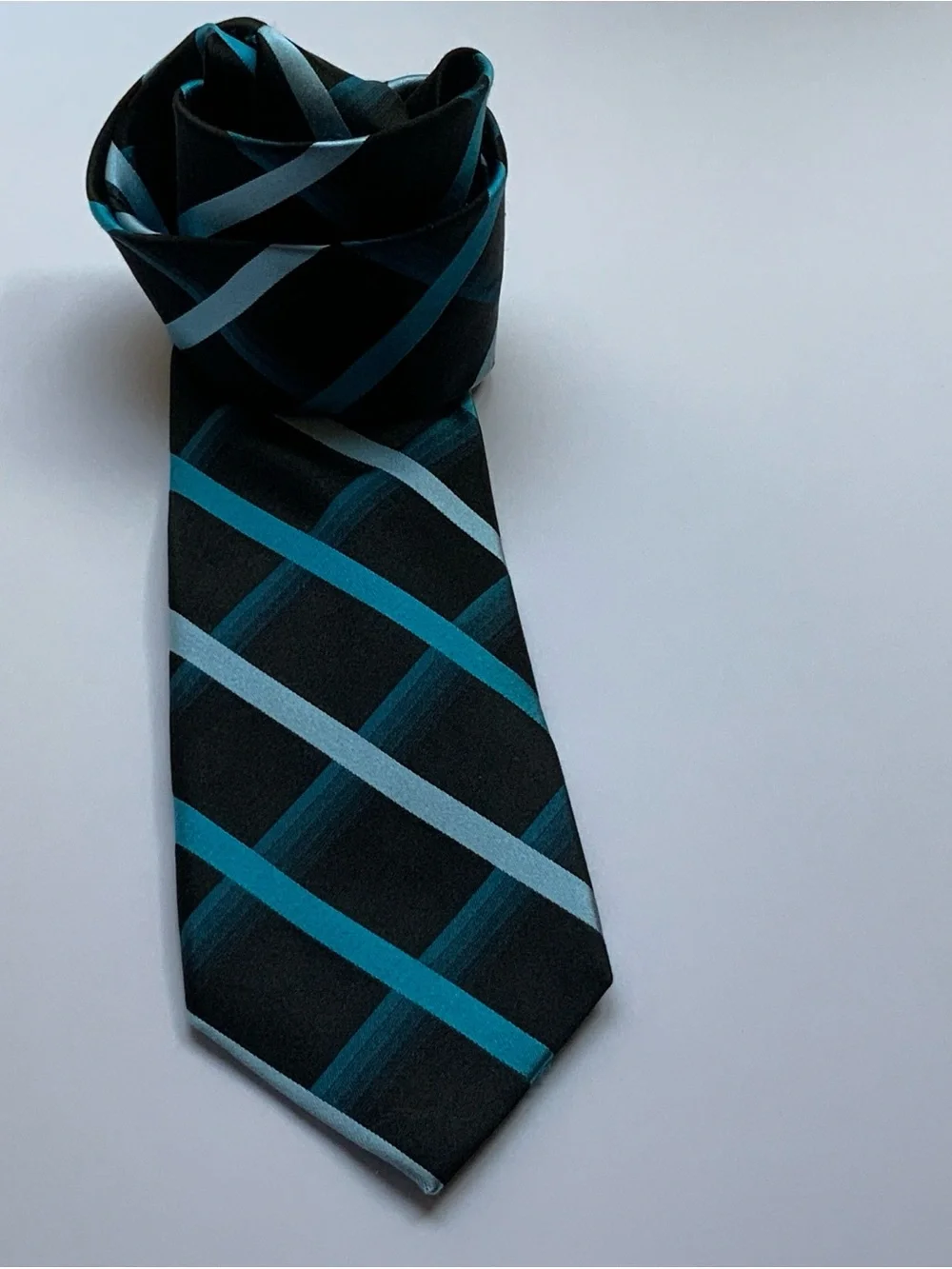 Croft & Barrow Silk Necktie with Black, Light & Dark Turquoise Stripes 3.25 Wide